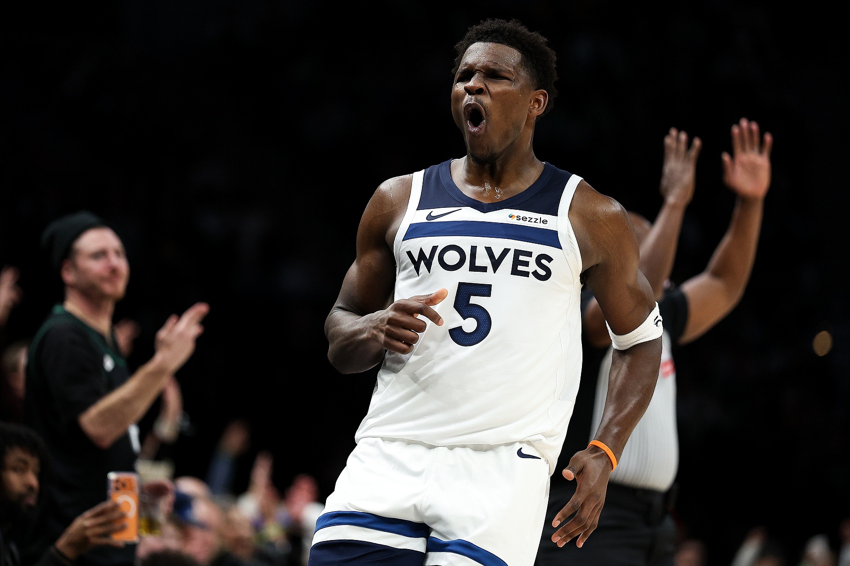 乐鱼体育-阿里纳斯：华子配得上更多MVP讨论 他攻防出色&amp;进步体现在战绩上