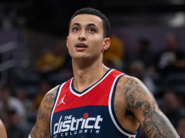 乐鱼体育-准绝杀公牛库兹马持续高光 奇才或将其摆上货架？