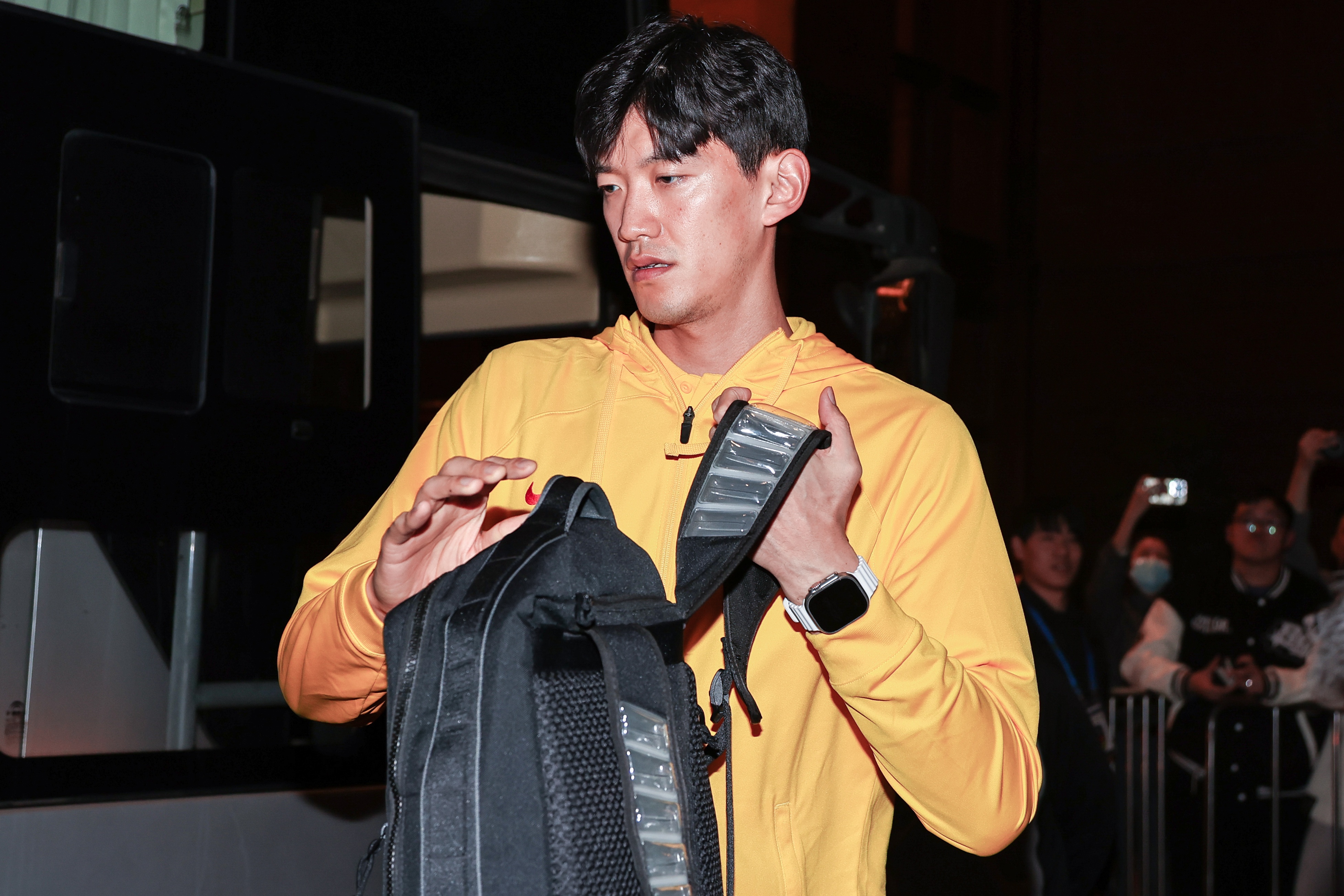 乐鱼体育-国足与俄超队热身,颜骏凌感慨:国内就是太缺少这样的节奏和强度